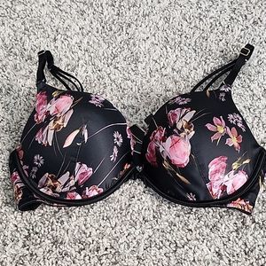 Victoria Secret Bra size 32 D